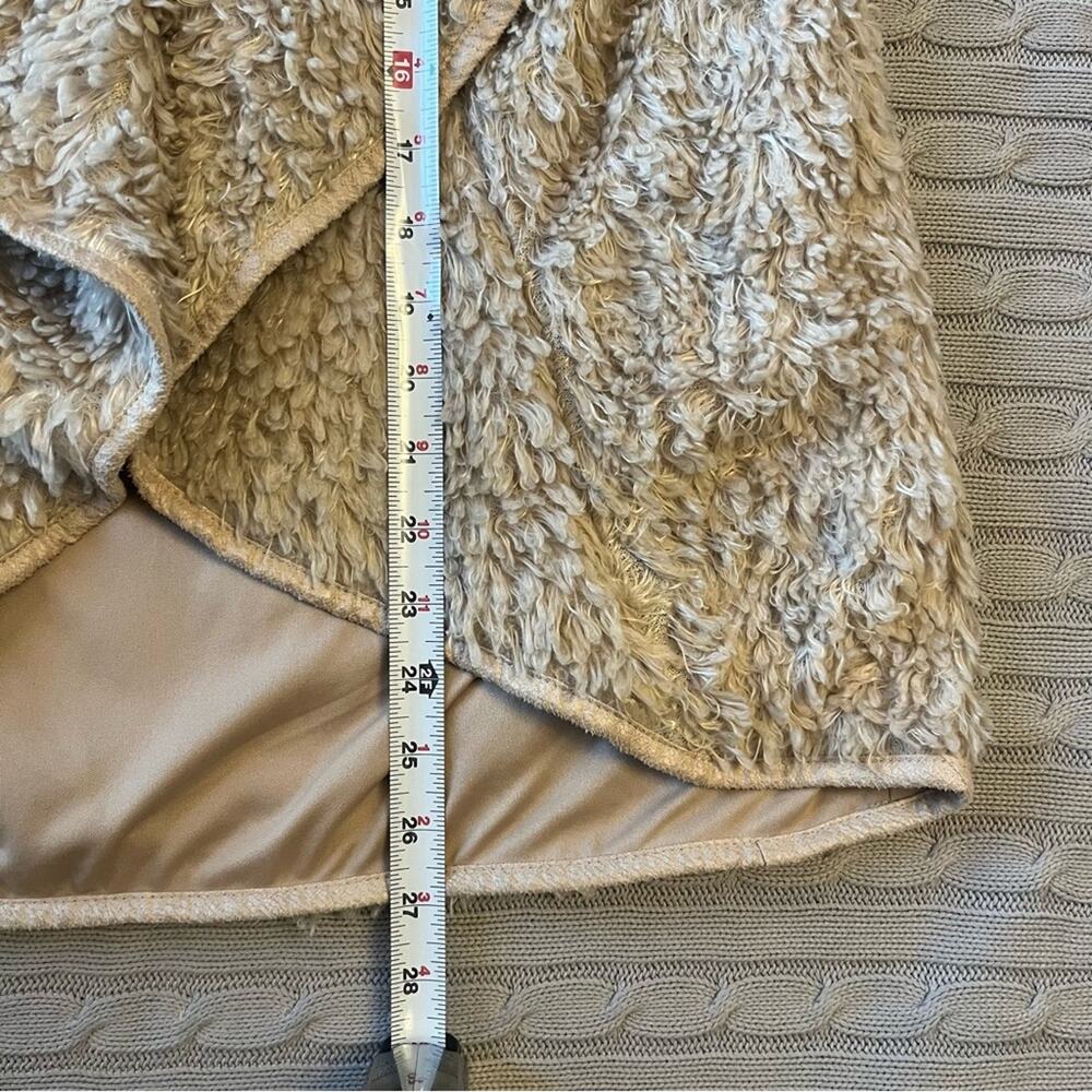 Onetheland Women's Khaki Faux Fur Sherpa Vest Size M - Picture 7 of 7